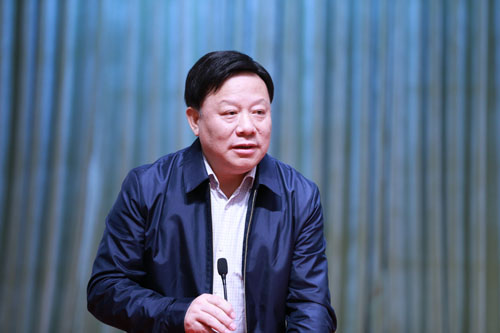 中国中共党史学会常务理事、中国中共党史人物研究会常务理事、湖南省人民政府参事张志初同志代表中国中共党史人物研究会作交流发言